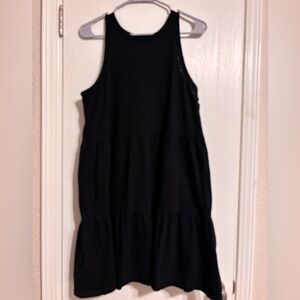 Black sleeveless dress